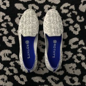 Rothy ’s Ivory Grey Snake Loafers Size 10